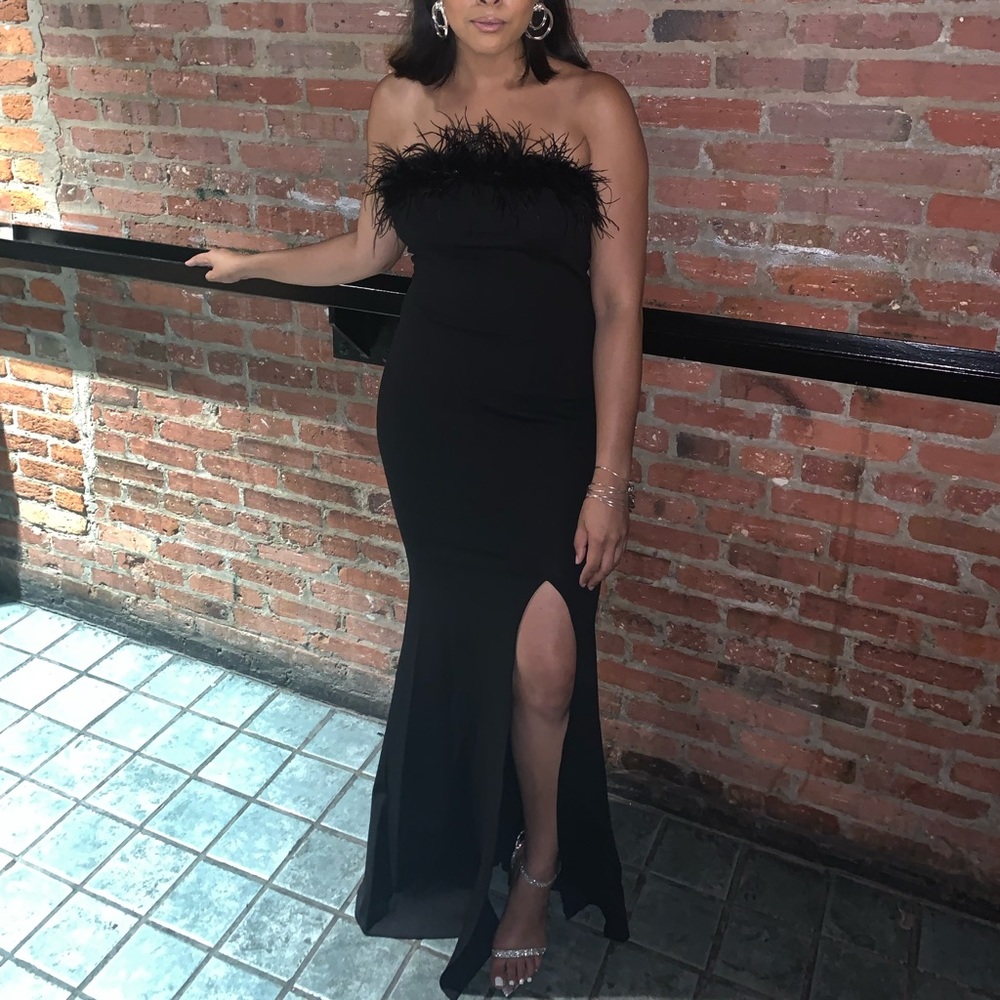 In It For The Frills Mermaid Maxi Dress Black - M